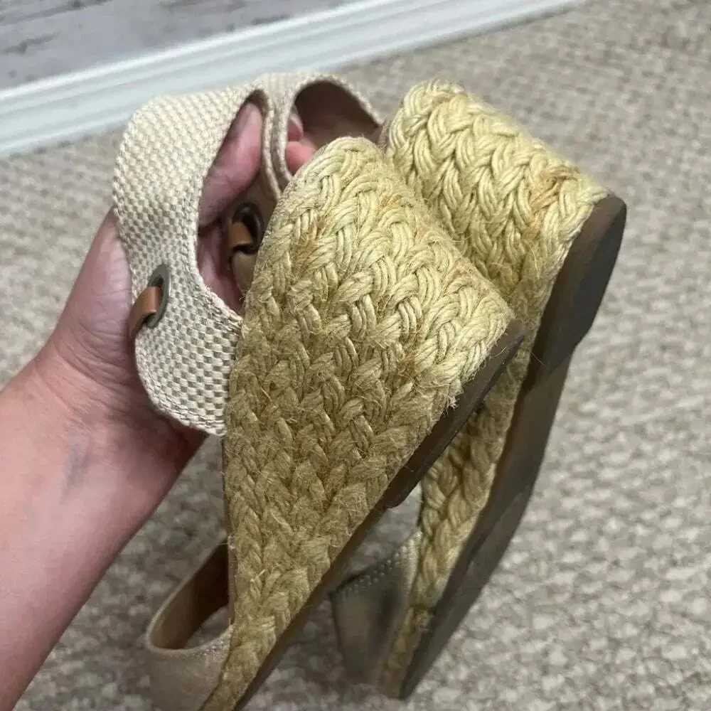 Lucky brand wedge sandals size 11  tan